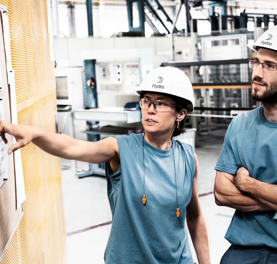 a person wearing a white hat